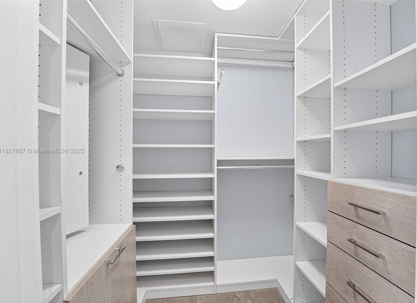 Small Image of 495 BRICKELL AVE #3901, Miami Number 29