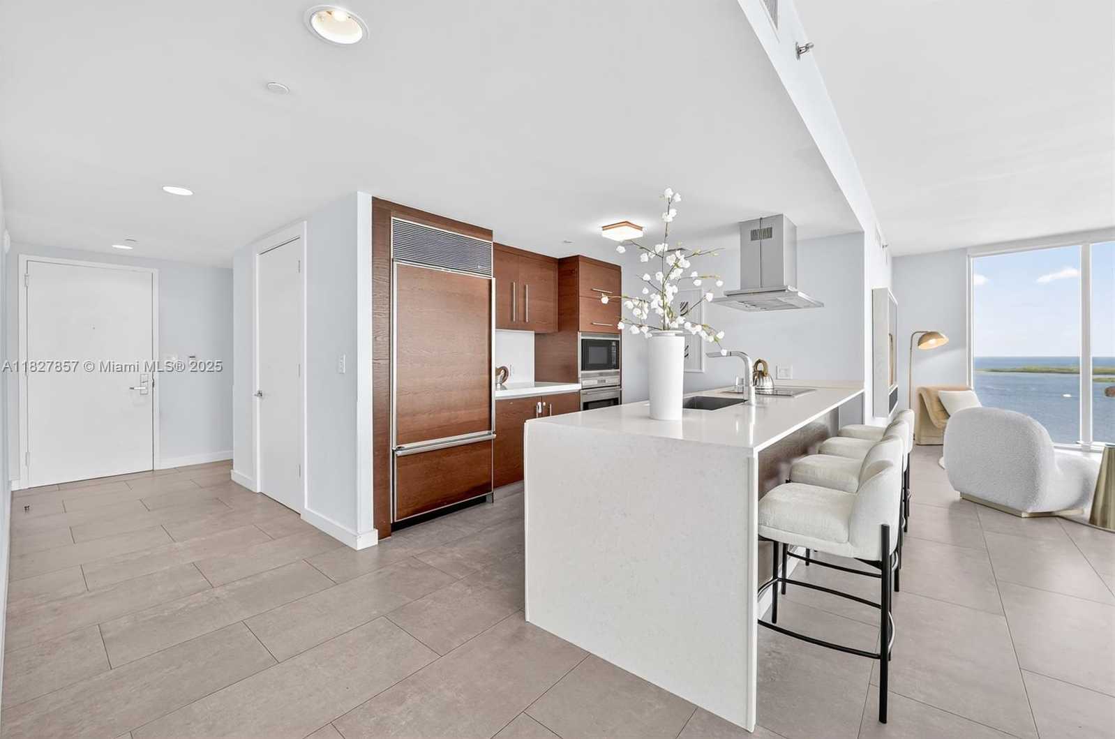 Small Image of 495 BRICKELL AVE #3901, Miami Number 3