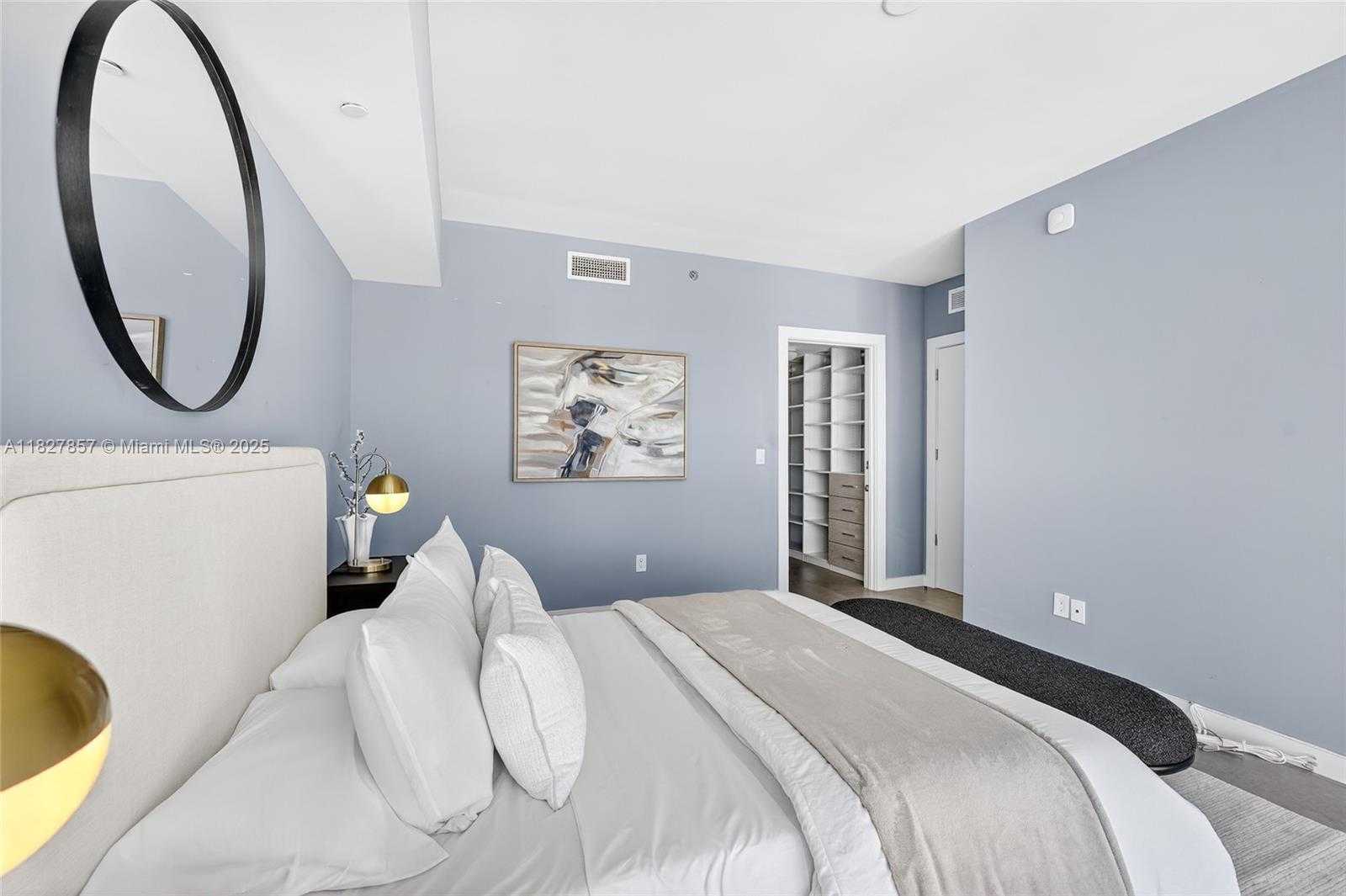 Small Image of 495 BRICKELL AVE #3901, Miami Number 35