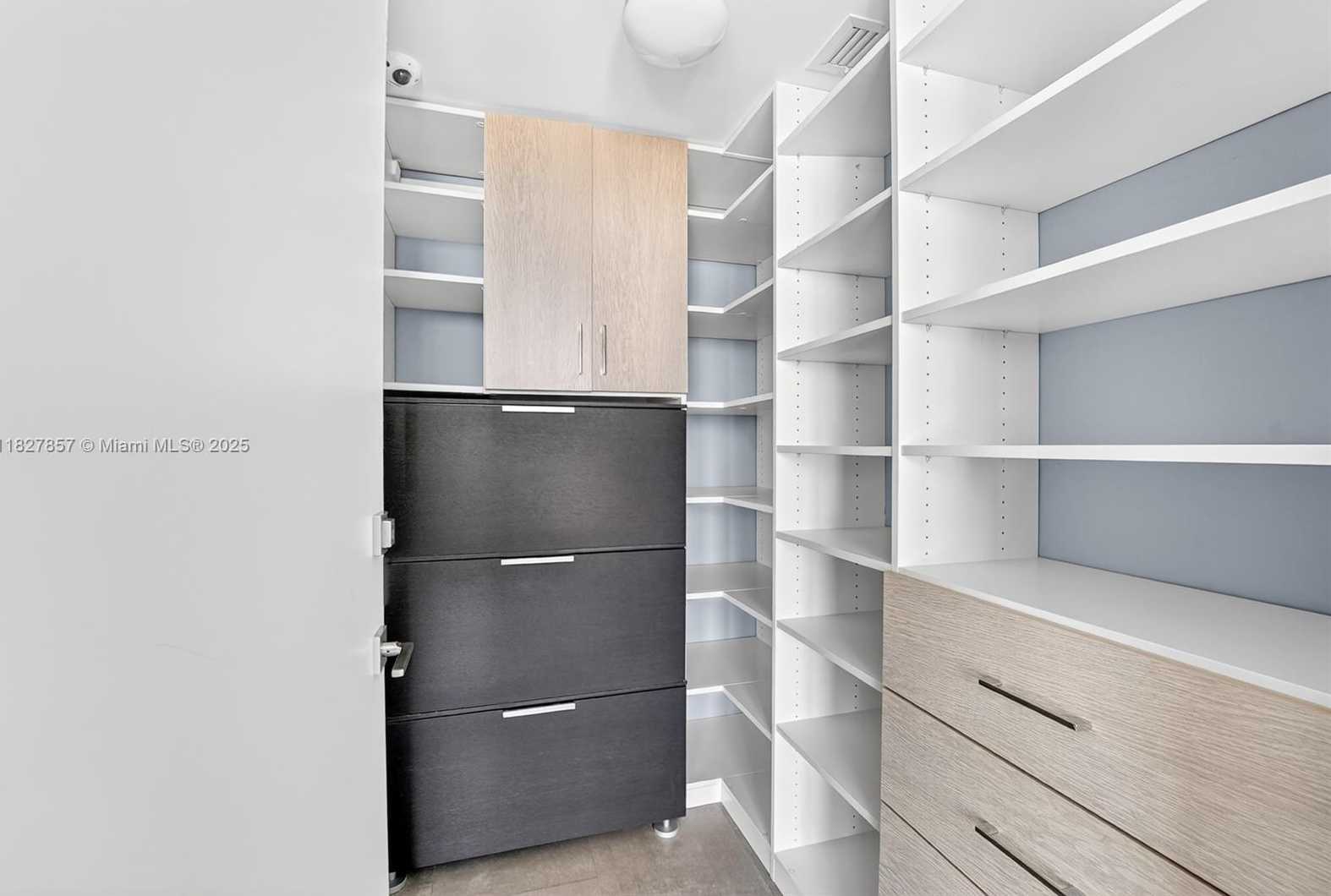 Small Image of 495 BRICKELL AVE #3901, Miami Number 36