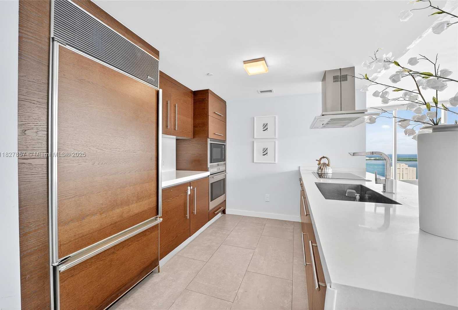 Small Image of 495 BRICKELL AVE #3901, Miami Number 5