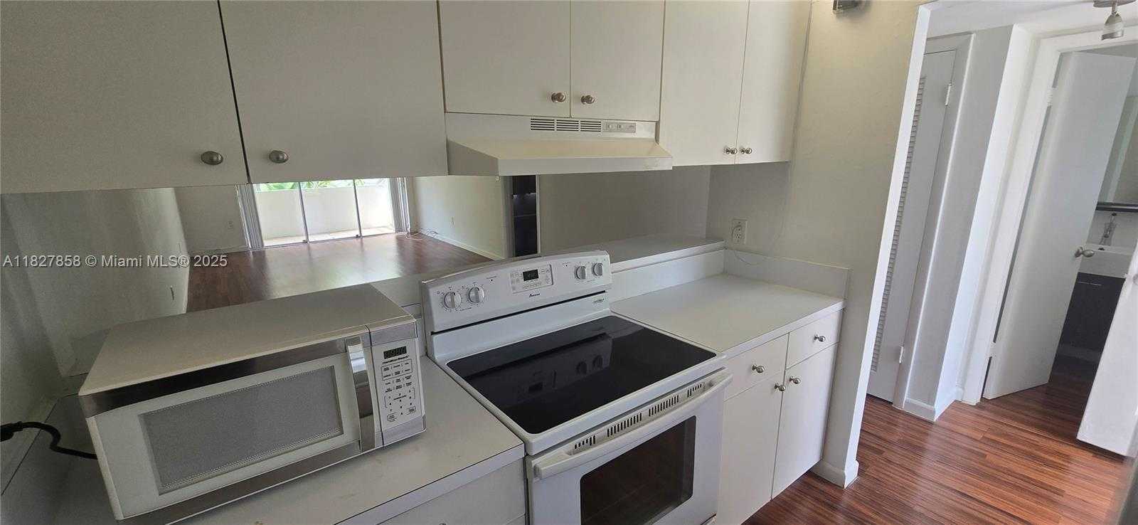 Small Image of 1235 MARIPOSA AVE #8, Coral Gables Number 24