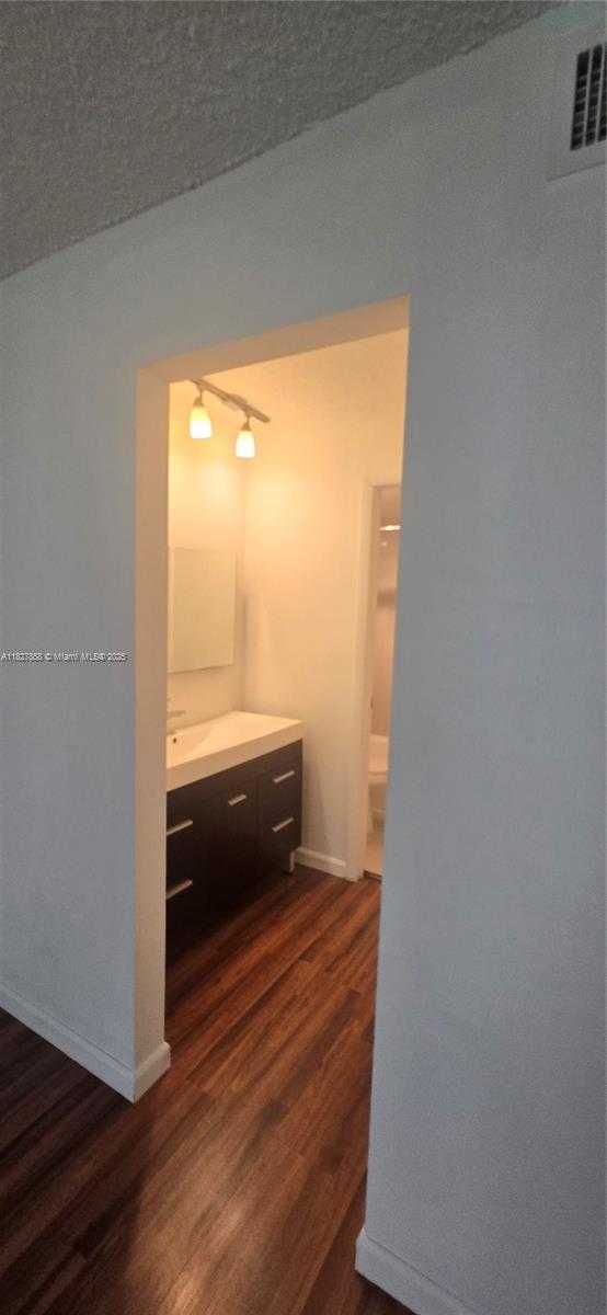 Small Image of 1235 MARIPOSA AVE #8, Coral Gables Number 30