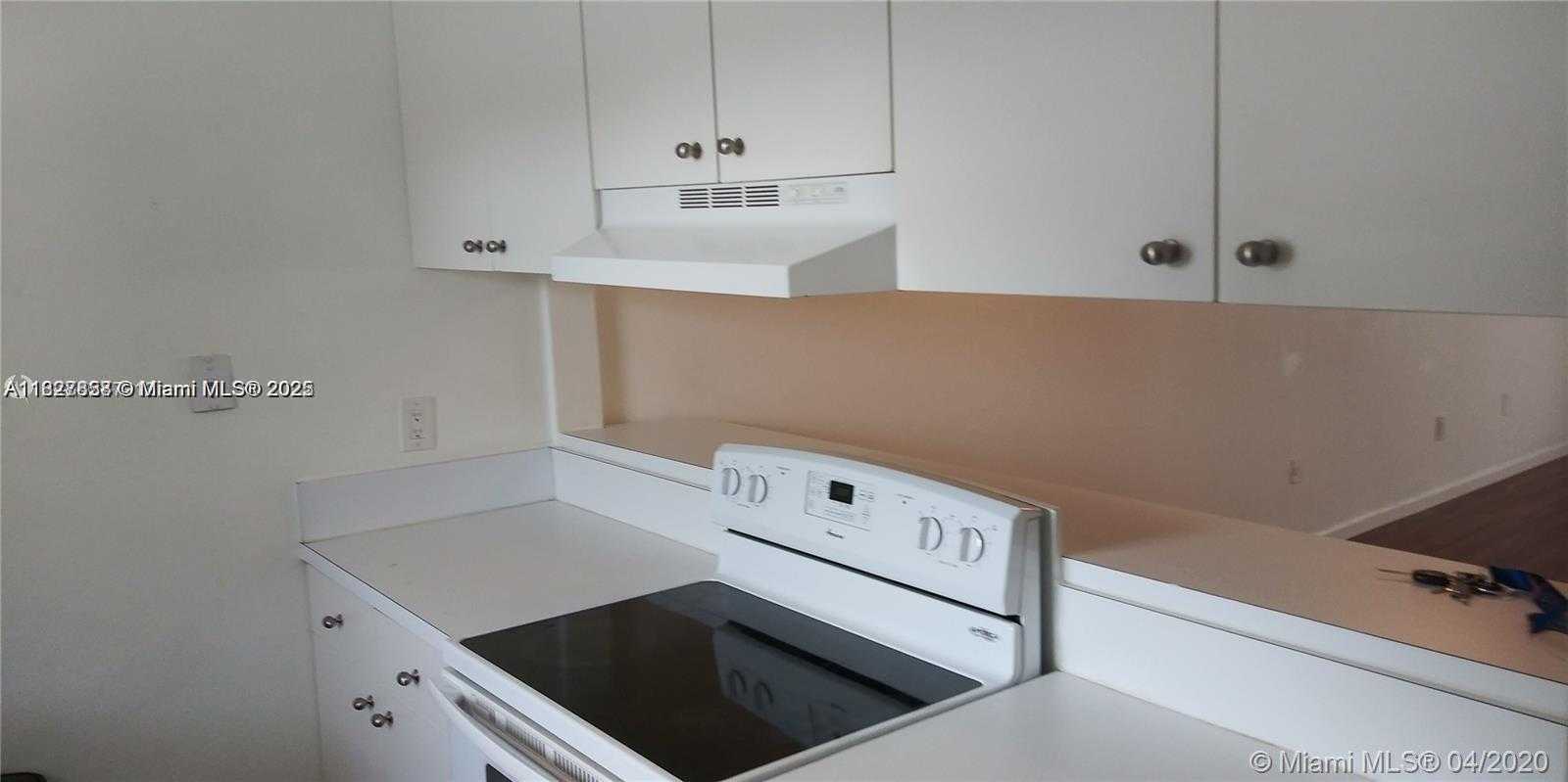 Small Image of 1235 MARIPOSA AVE #8, Coral Gables Number 7
