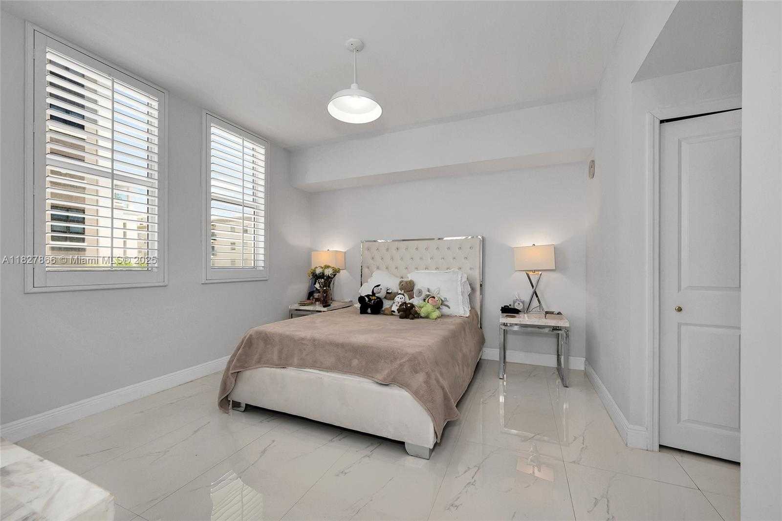 Small Image of 4100 SALZEDO ST #515, Coral Gables Number 13