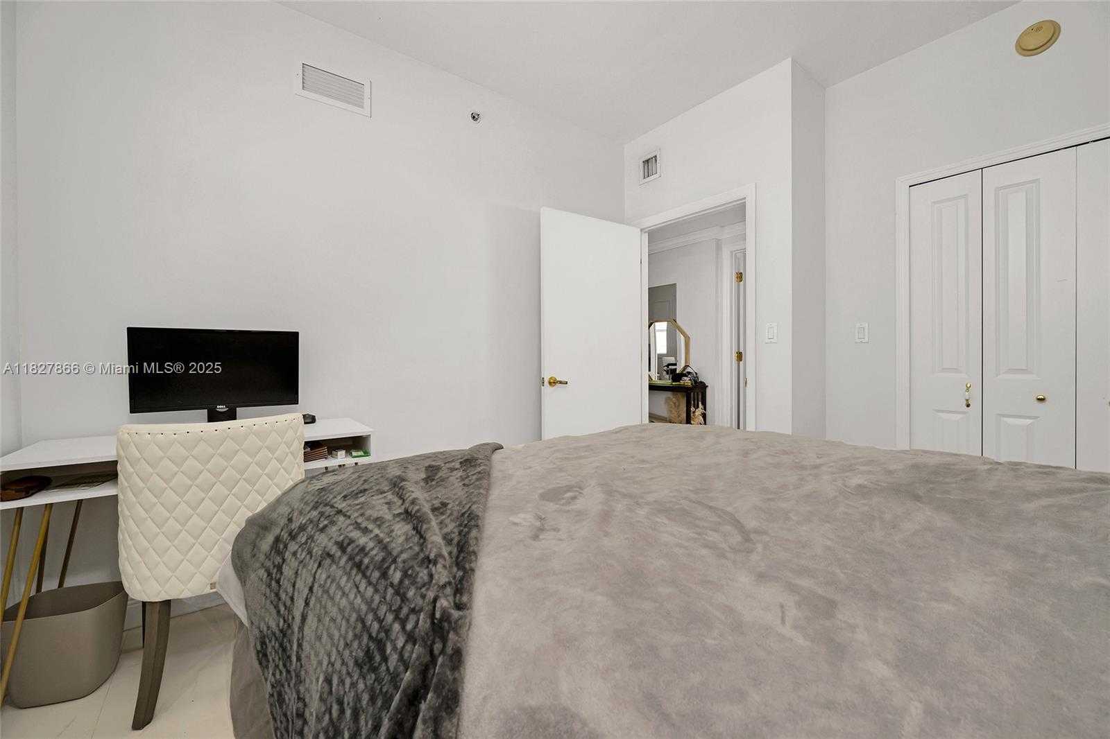 Small Image of 4100 SALZEDO ST #515, Coral Gables Number 20