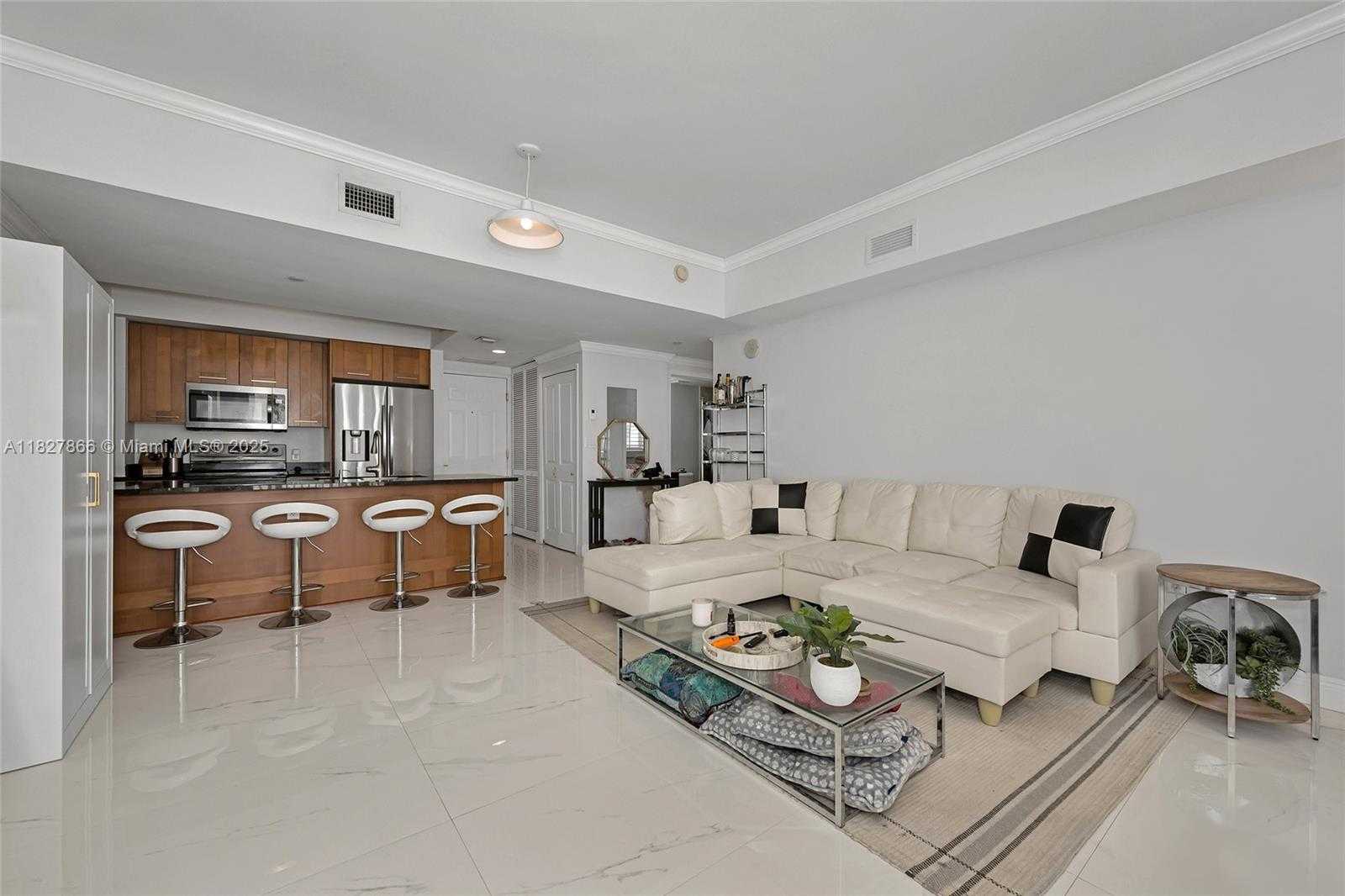 Small Image of 4100 SALZEDO ST #515, Coral Gables Number 3