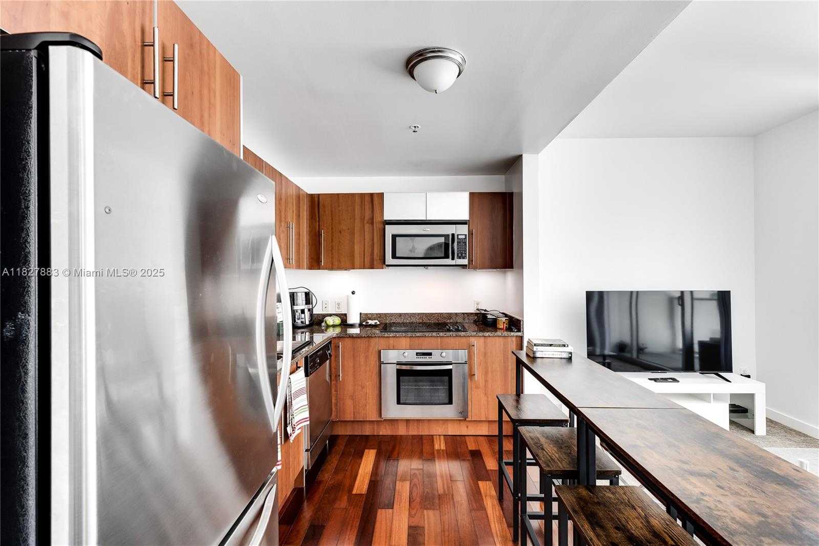 Small Image of 300 SOUTH BISCAYNE BLVD #T-1403, Miami Number 10