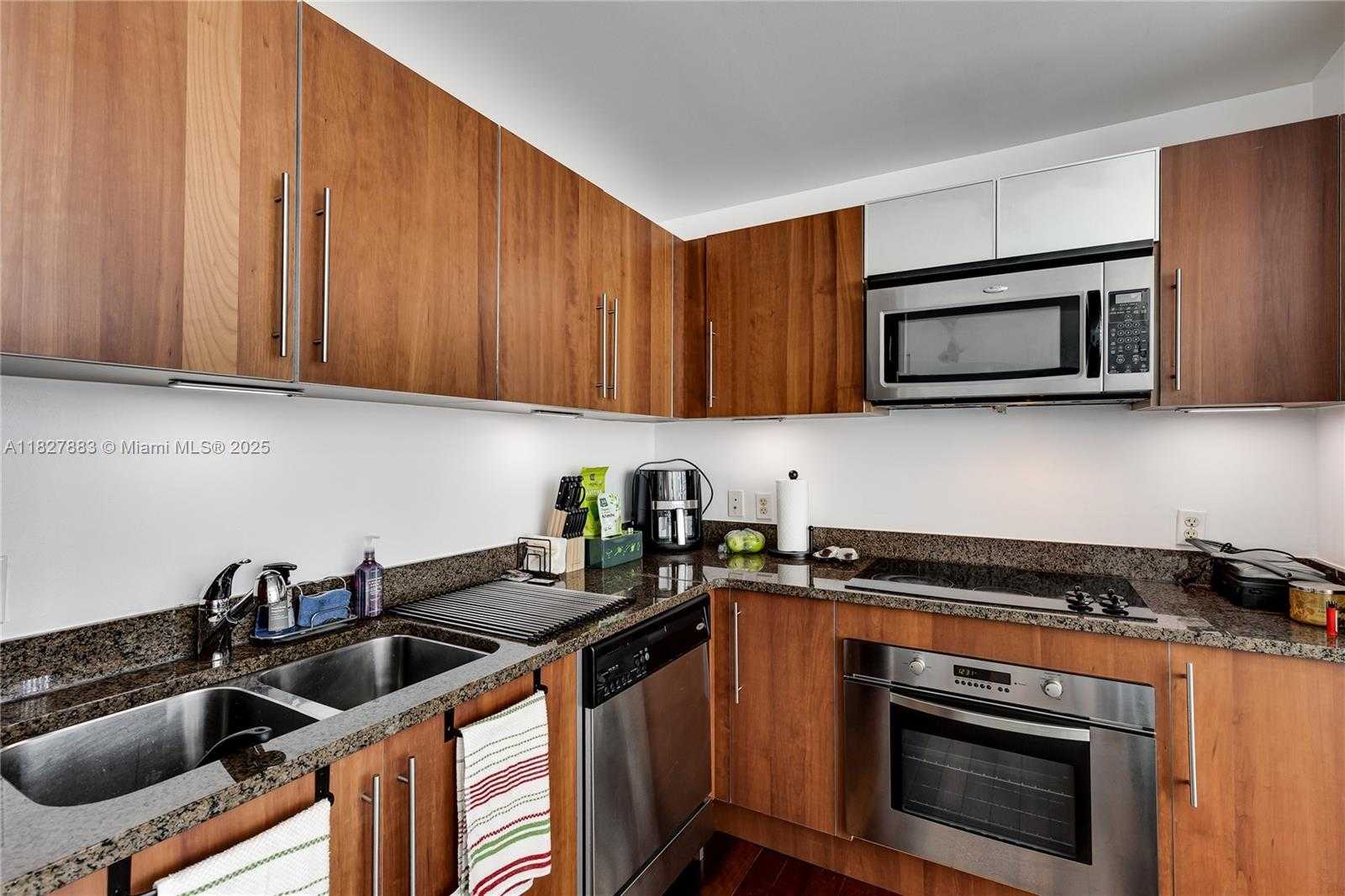 Small Image of 300 SOUTH BISCAYNE BLVD #T-1403, Miami Number 12