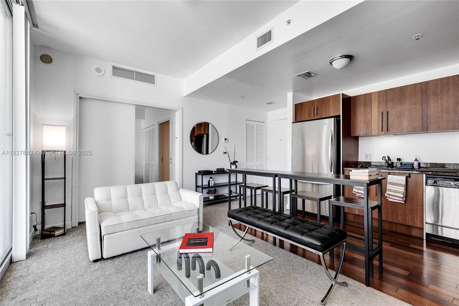 Small Image of 300 SOUTH BISCAYNE BLVD #T-1403, Miami Number 2
