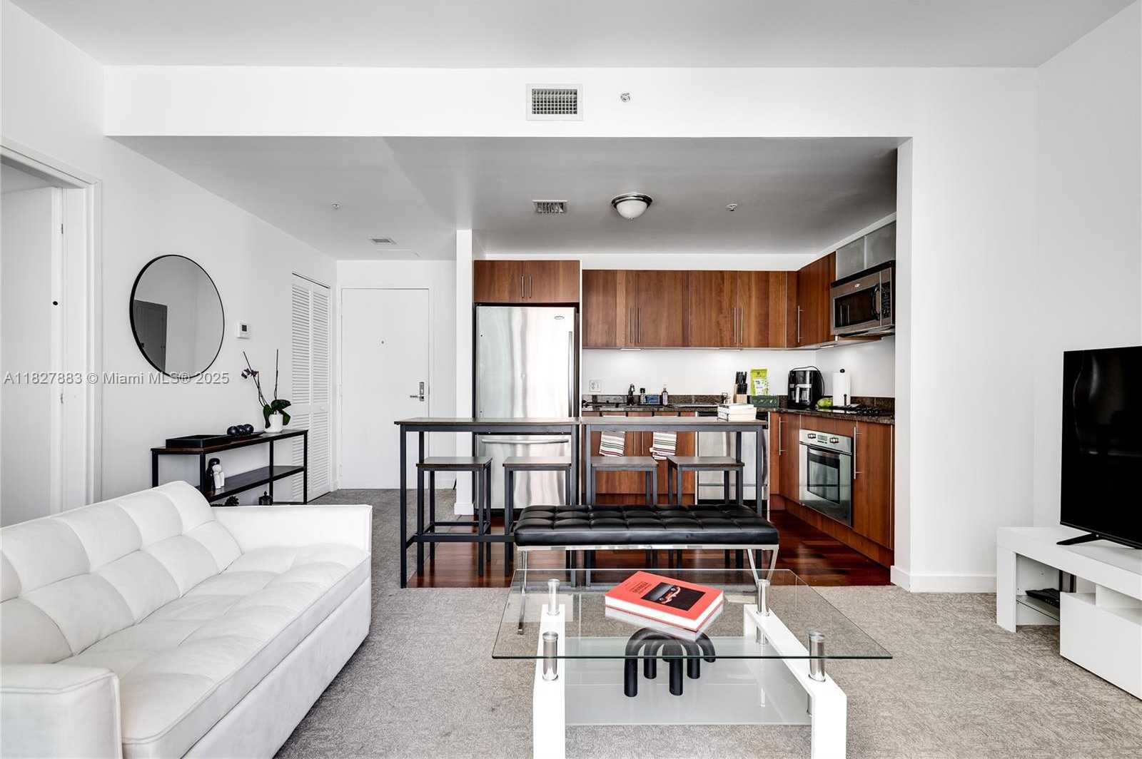 Small Image of 300 SOUTH BISCAYNE BLVD #T-1403, Miami Number 7