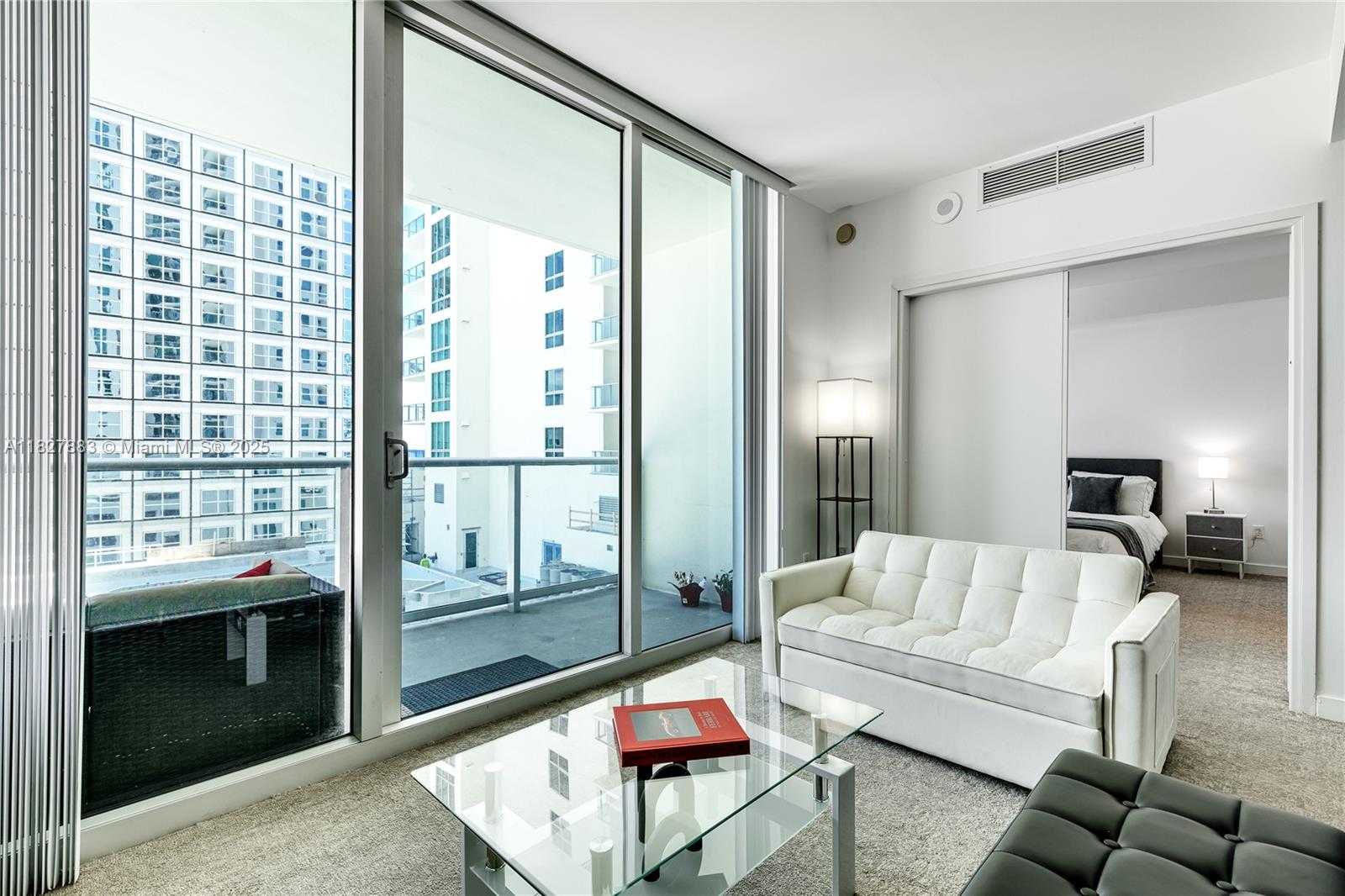 Small Image of 300 SOUTH BISCAYNE BLVD #T-1403, Miami Number 8