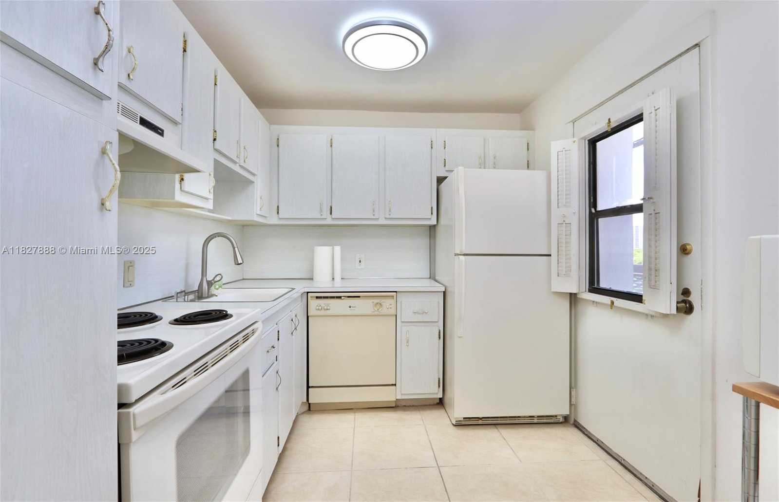 Small Image of 3475 NORTH COUNTRY CLUB DRIVE #501, Aventura Number 14
