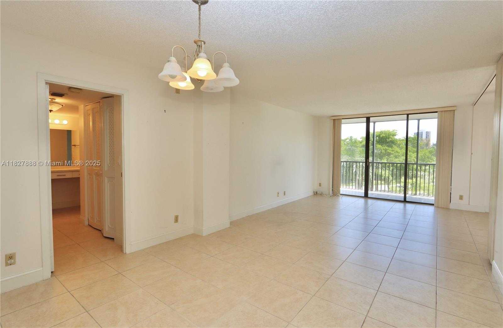 Small Image of 3475 NORTH COUNTRY CLUB DRIVE #501, Aventura Number 16