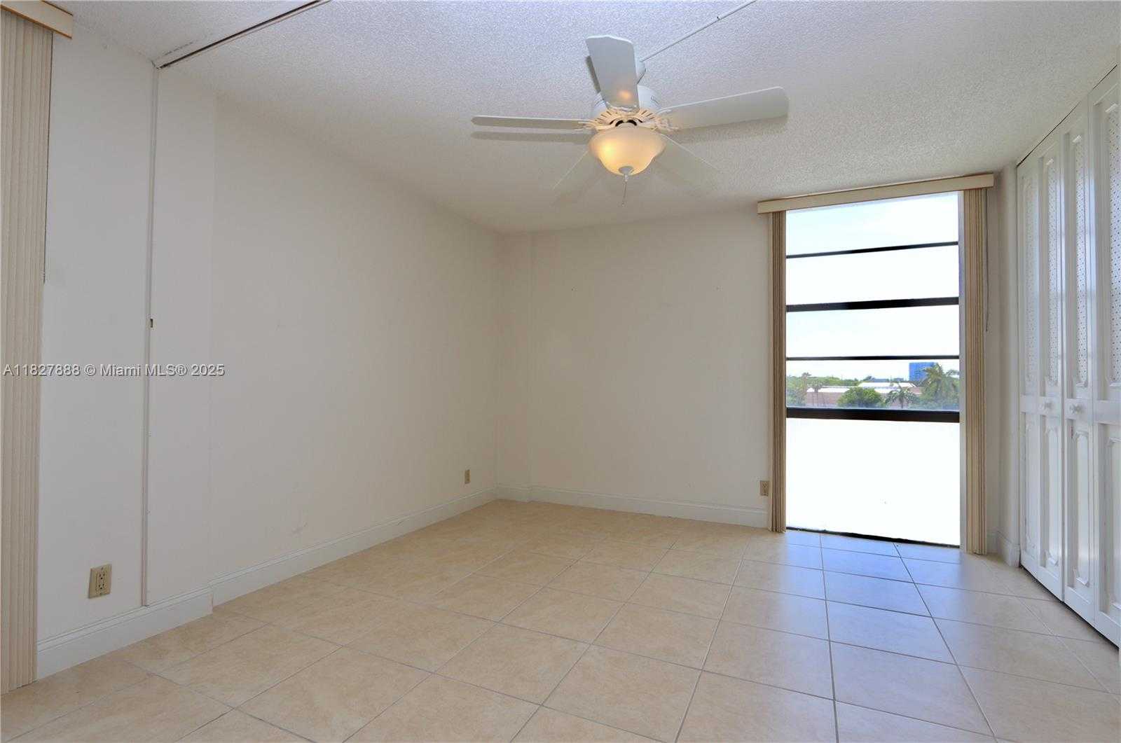 Small Image of 3475 NORTH COUNTRY CLUB DRIVE #501, Aventura Number 18
