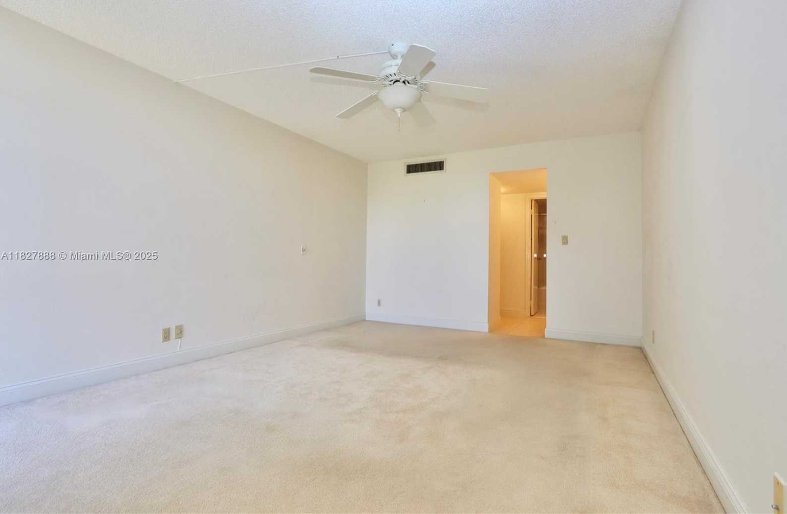 Small Image of 3475 NORTH COUNTRY CLUB DRIVE #501, Aventura Number 19