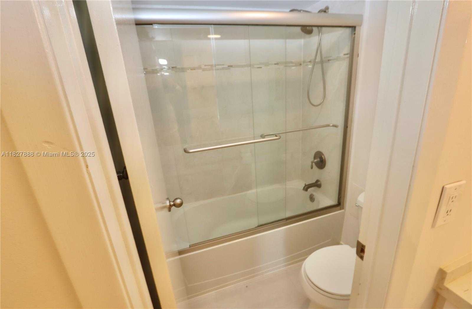 Small Image of 3475 NORTH COUNTRY CLUB DRIVE #501, Aventura Number 22