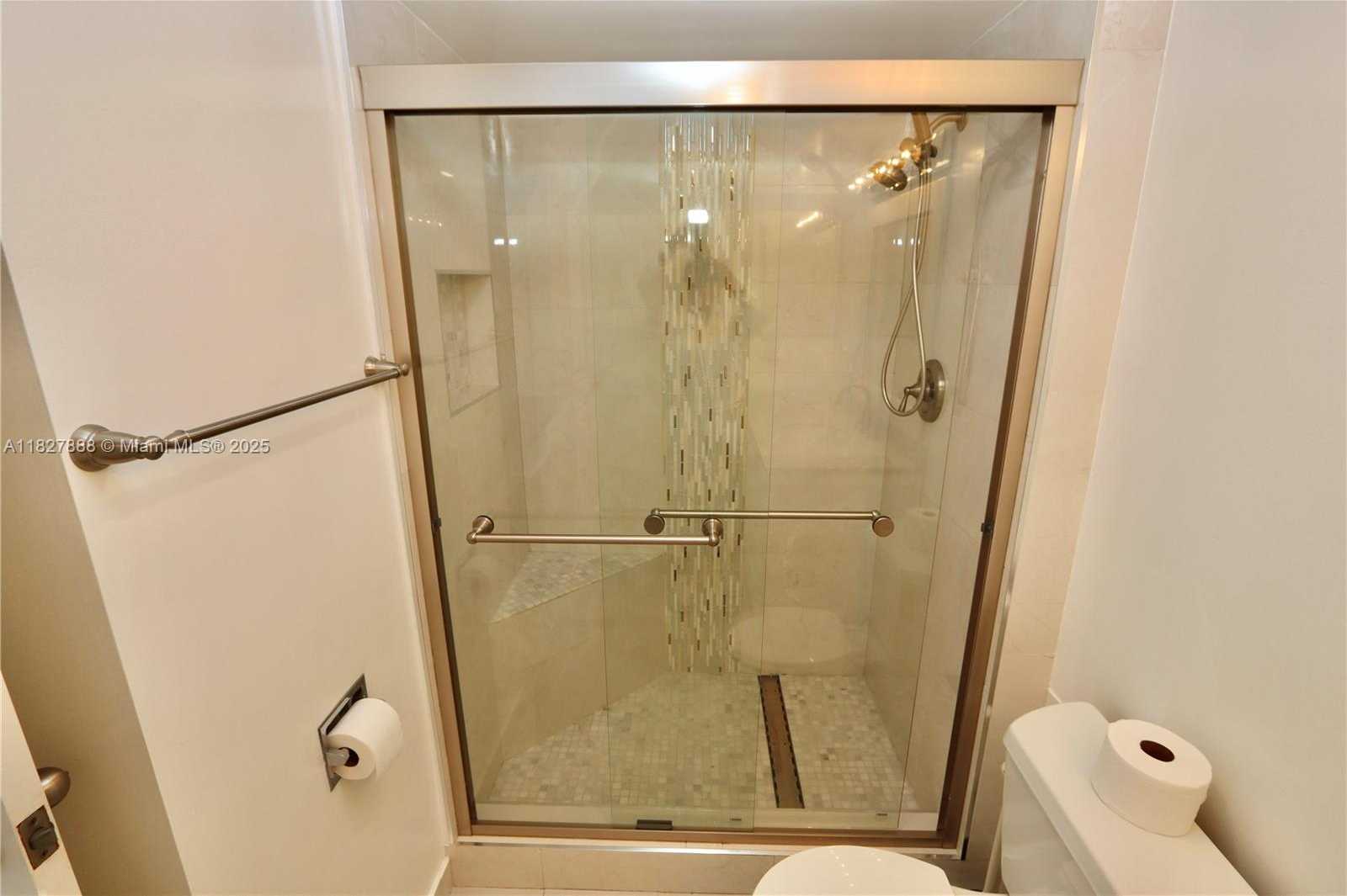 Small Image of 3475 NORTH COUNTRY CLUB DRIVE #501, Aventura Number 23