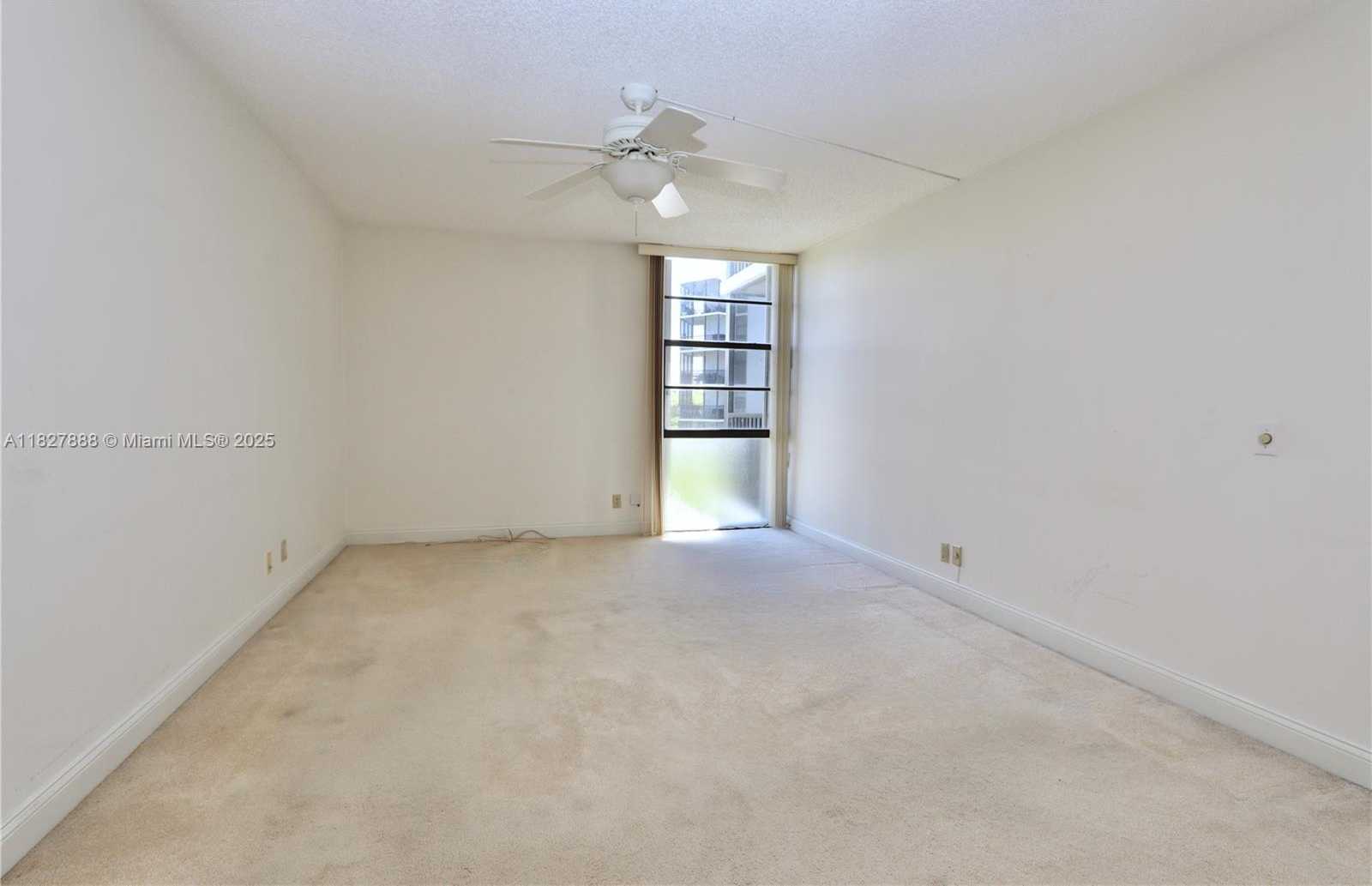 Small Image of 3475 NORTH COUNTRY CLUB DRIVE #501, Aventura Number 26