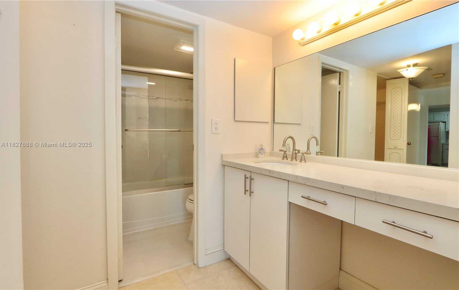 Small Image of 3475 NORTH COUNTRY CLUB DRIVE #501, Aventura Number 27
