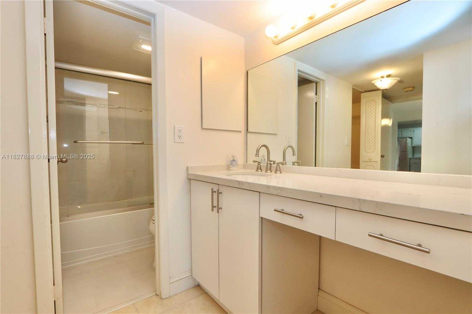 Small Image of 3475 NORTH COUNTRY CLUB DRIVE #501, Aventura Number 28