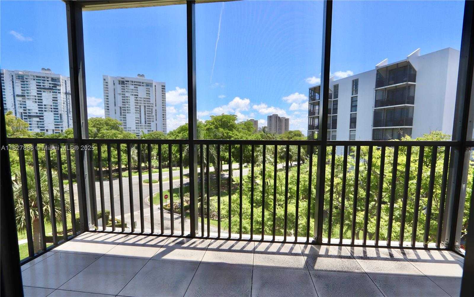Small Image of 3475 NORTH COUNTRY CLUB DRIVE #501, Aventura Number 31