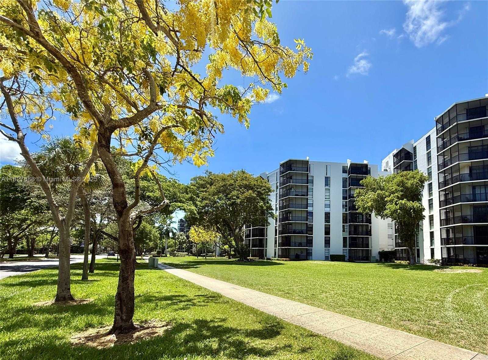 Small Image of 3475 NORTH COUNTRY CLUB DRIVE #501, Aventura Number 40
