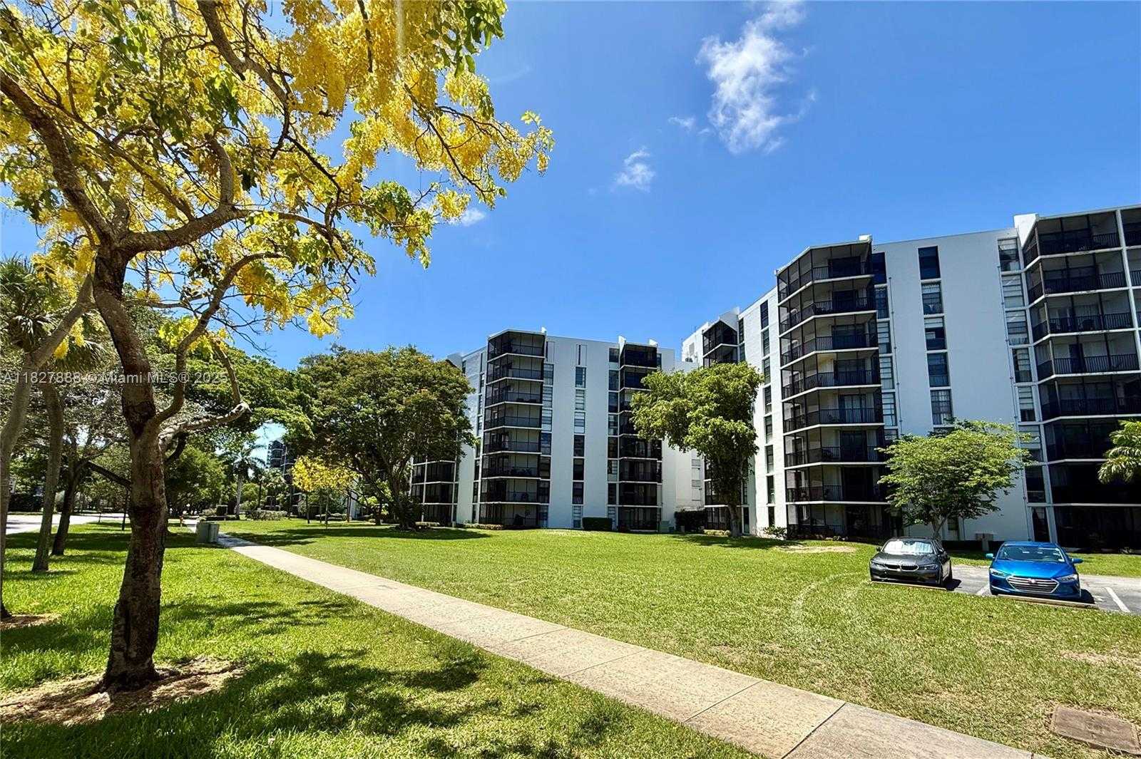 Small Image of 3475 NORTH COUNTRY CLUB DRIVE #501, Aventura Number 41