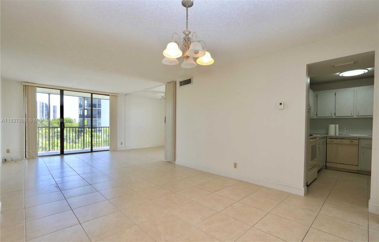 Small Image of 3475 NORTH COUNTRY CLUB DRIVE #501, Aventura Number 6