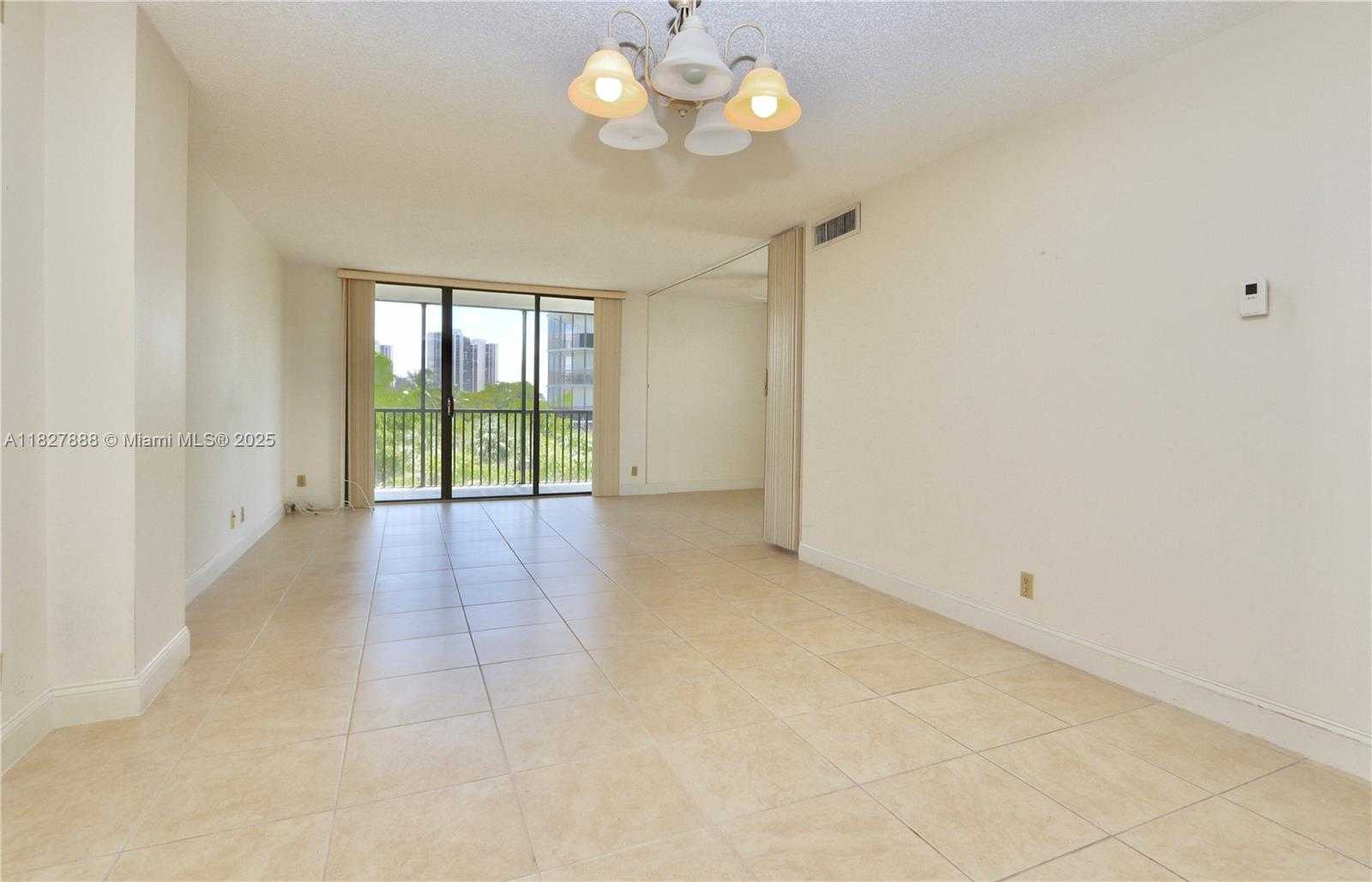 Small Image of 3475 NORTH COUNTRY CLUB DRIVE #501, Aventura Number 7