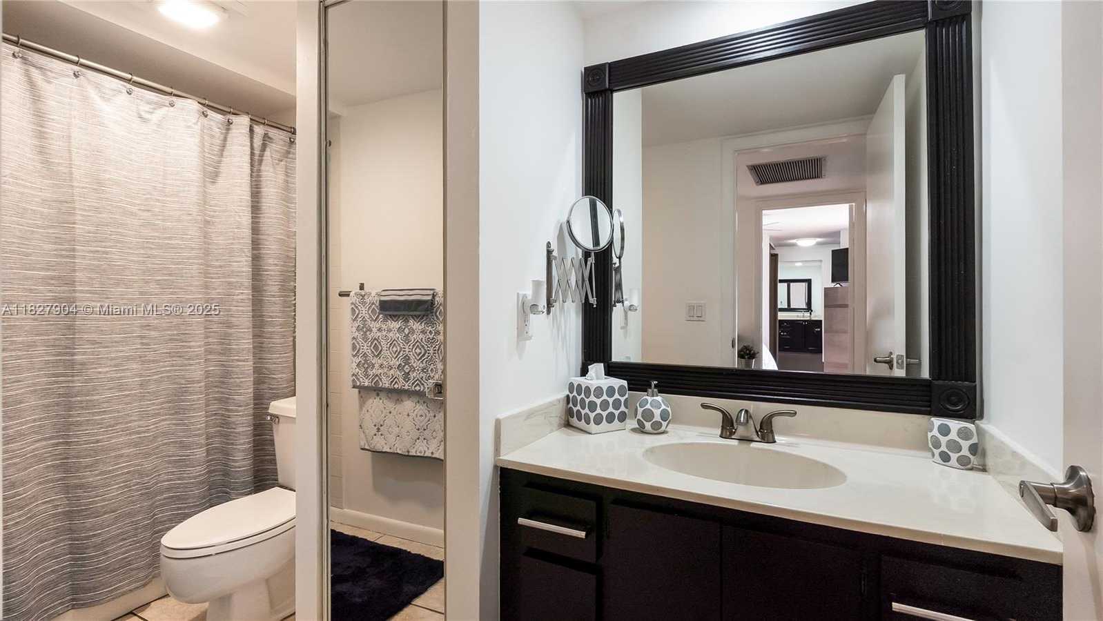 Small Image of 9109 SOUTH WEST 20TH ST, Davie Number 13
