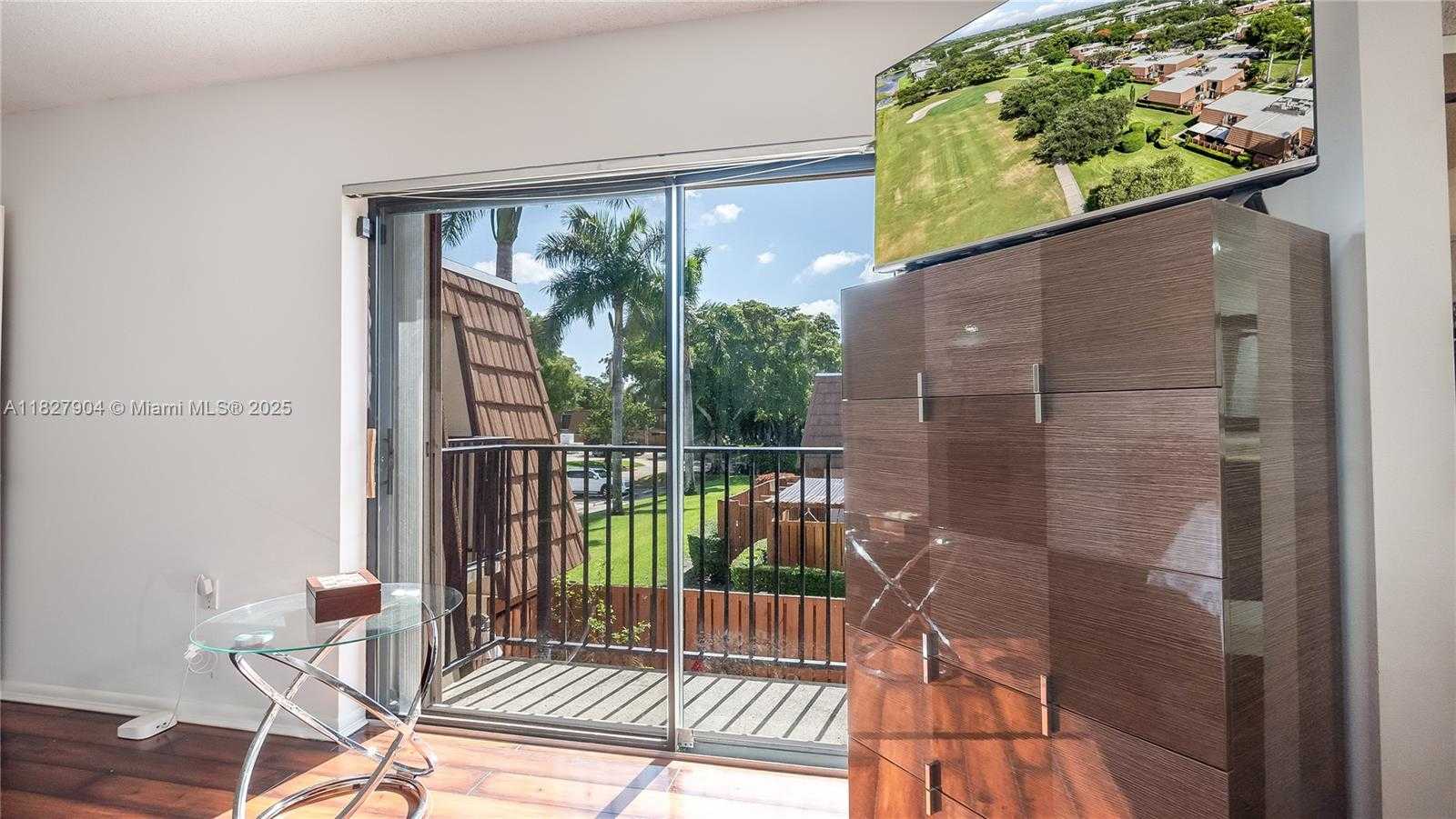 Small Image of 9109 SOUTH WEST 20TH ST, Davie Number 19
