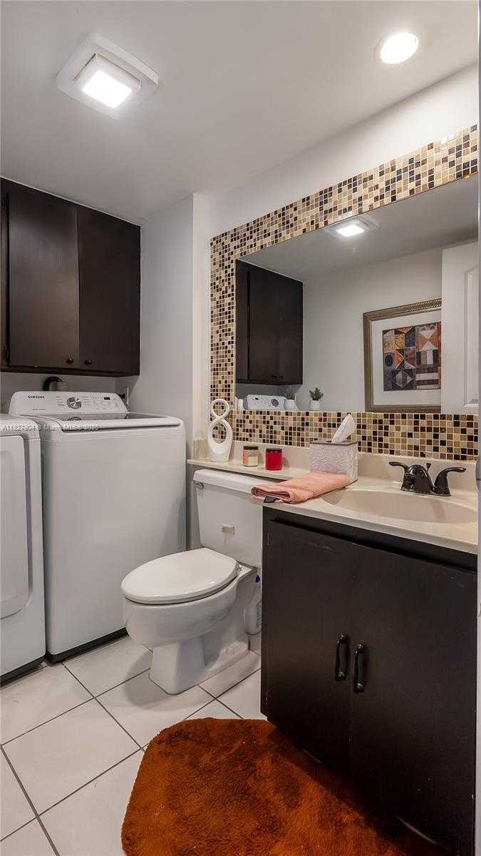 Small Image of 9109 SOUTH WEST 20TH ST, Davie Number 2