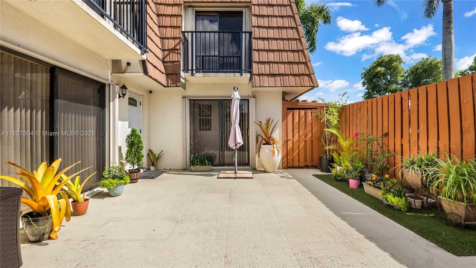Small Image of 9109 SOUTH WEST 20TH ST, Davie Number 29