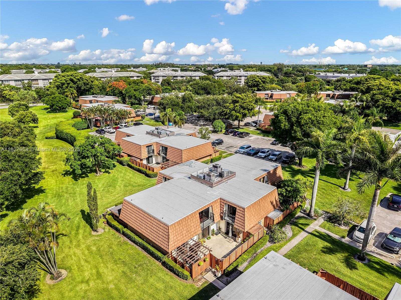 Small Image of 9109 SOUTH WEST 20TH ST, Davie Number 30