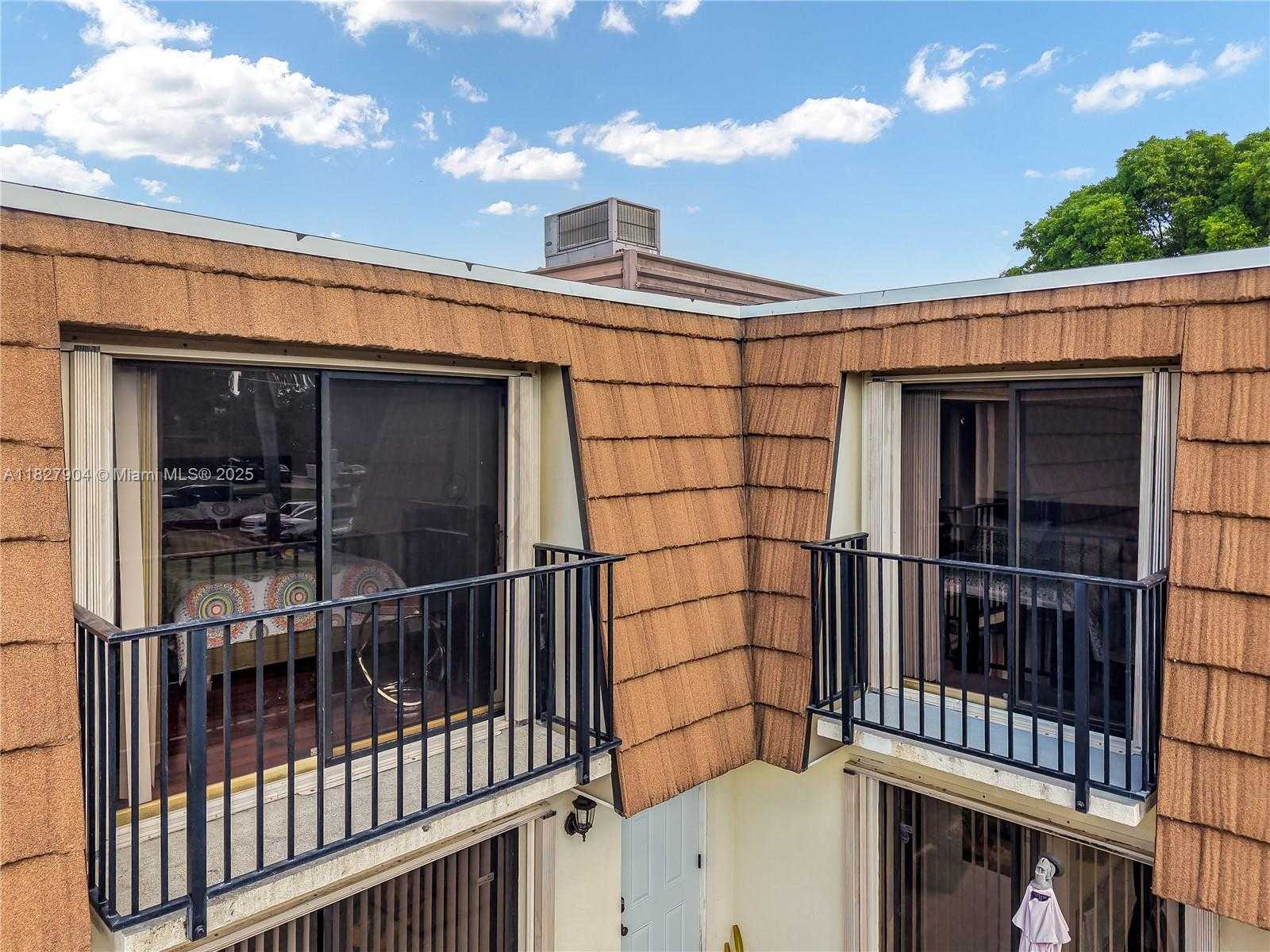 Small Image of 9109 SOUTH WEST 20TH ST, Davie Number 6