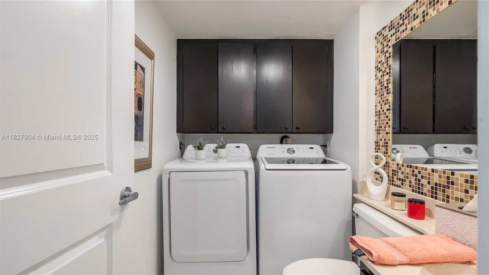 Small Image of 9109 SOUTH WEST 20TH ST, Davie Number 7