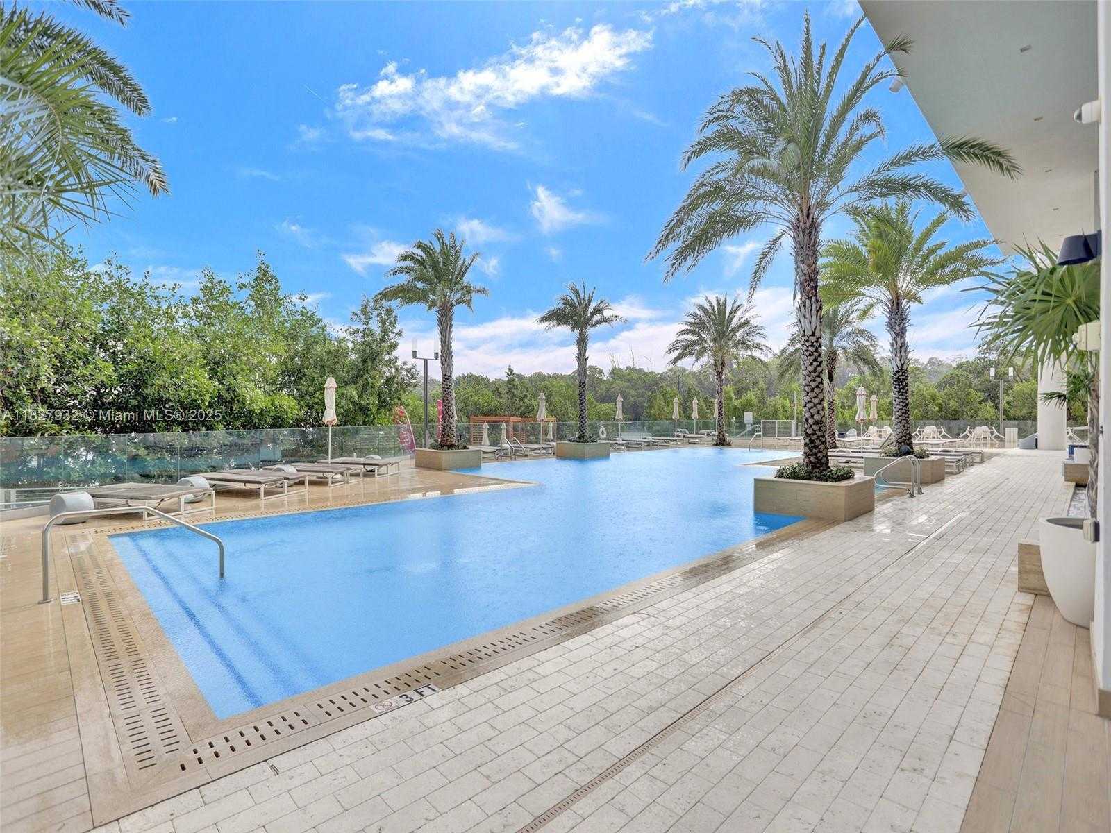 Small Image of 16385 BISCAYNE BLVD #403, North Miami Beach Number 18