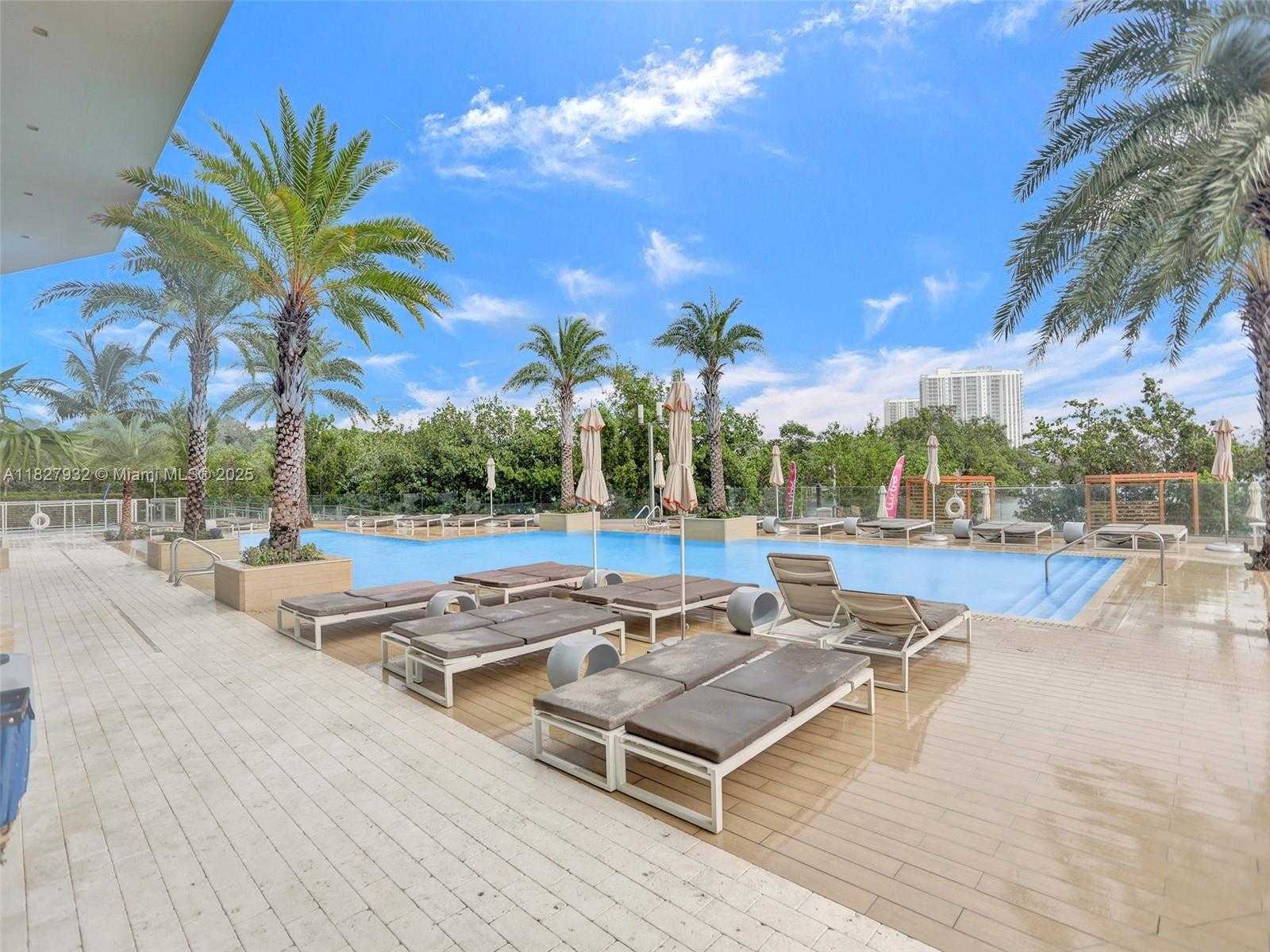 Small Image of 16385 BISCAYNE BLVD #403, North Miami Beach Number 19