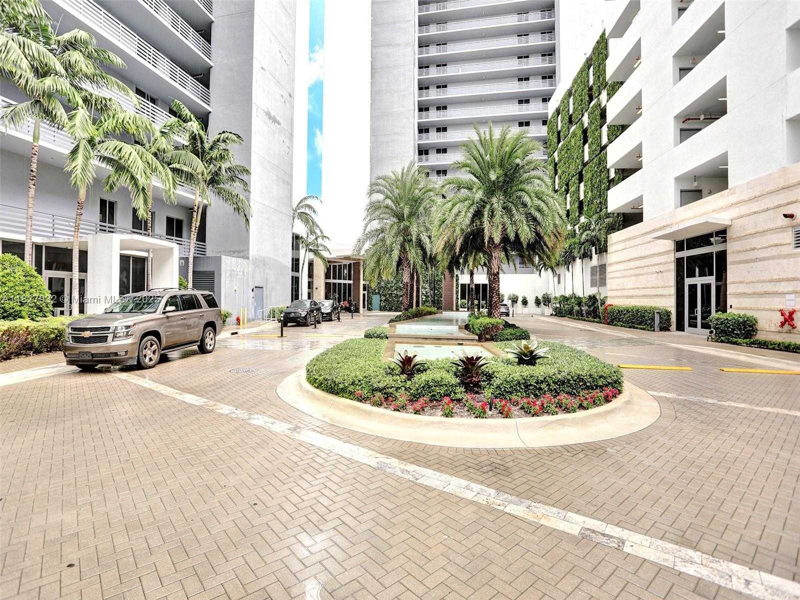 Small Image of 16385 BISCAYNE BLVD #403, North Miami Beach Number 23