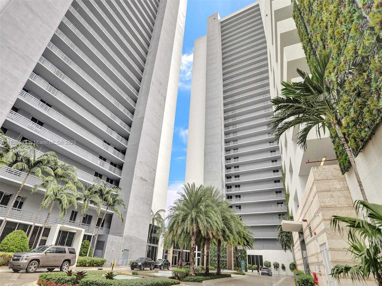 Small Image of 16385 BISCAYNE BLVD #403, North Miami Beach Number 24