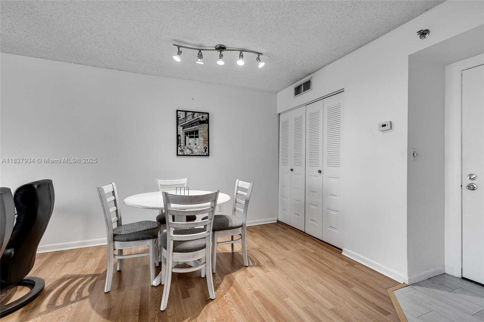 Small Image of 770 CLAUGHTON ISLAND DR #1210, Miami Number 2