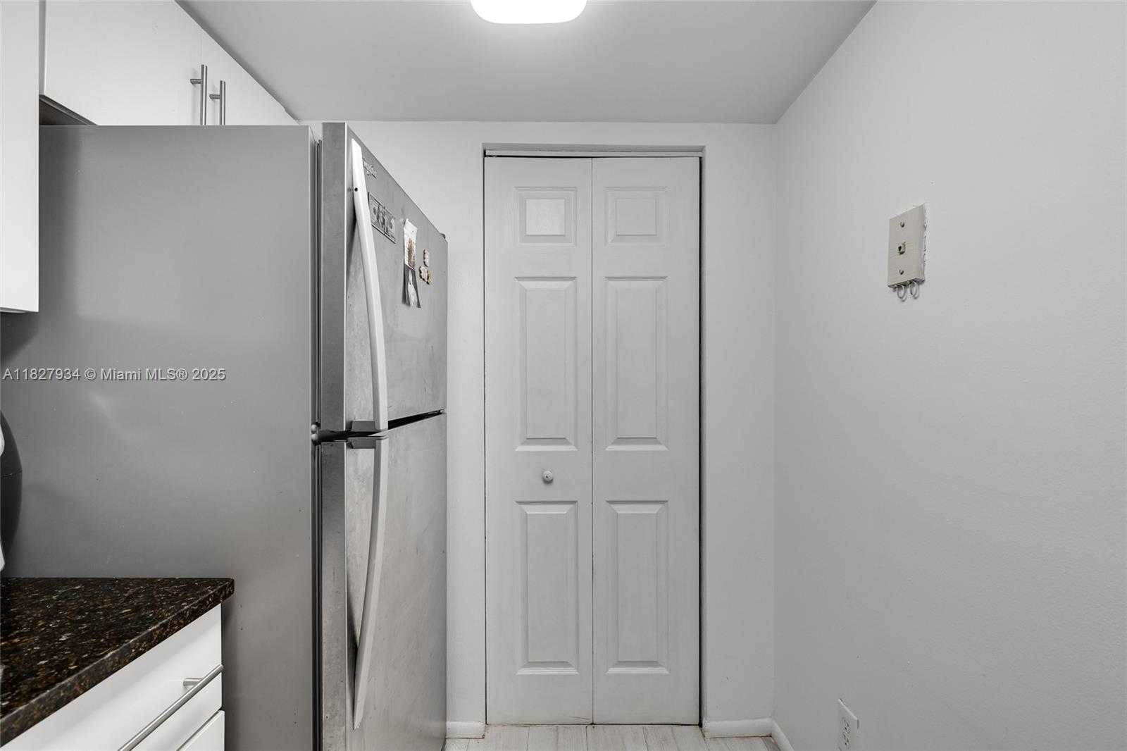 Small Image of 770 CLAUGHTON ISLAND DR #1210, Miami Number 20