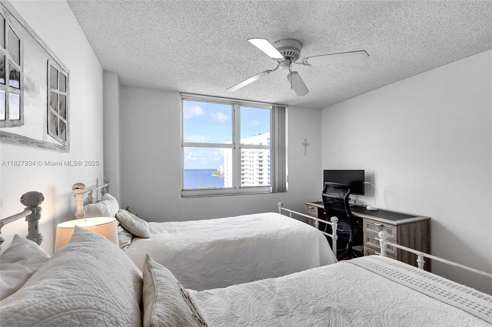 Small Image of 770 CLAUGHTON ISLAND DR #1210, Miami Number 23