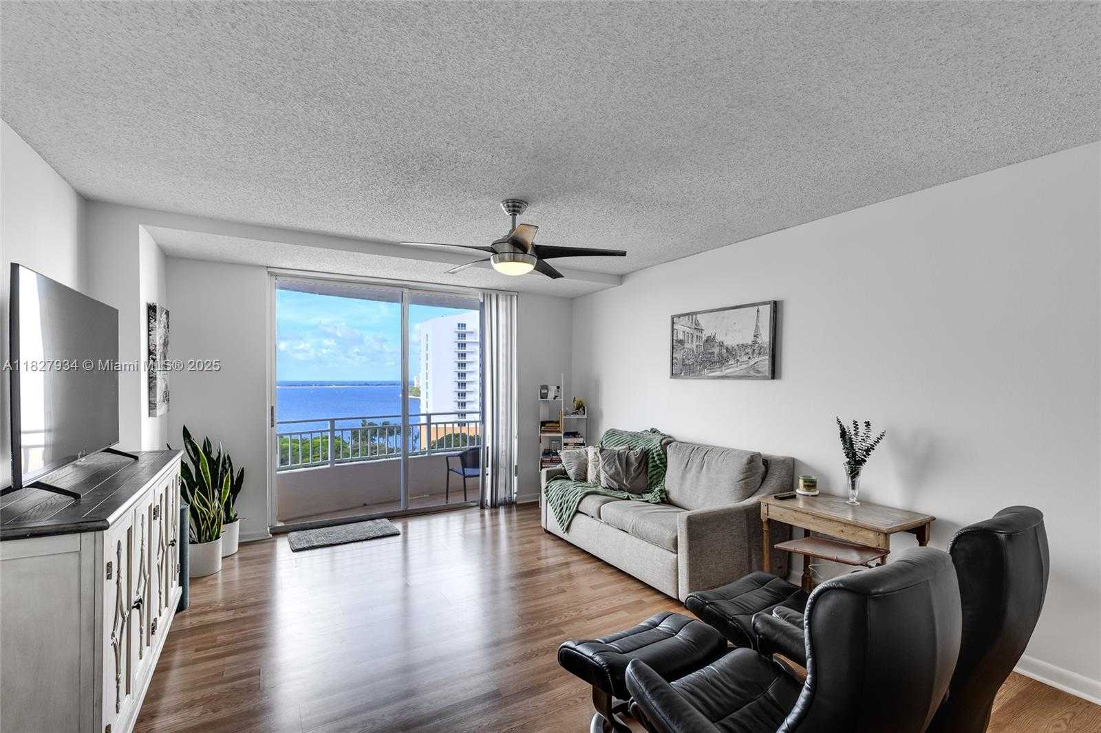 Small Image of 770 CLAUGHTON ISLAND DR #1210, Miami Number 3