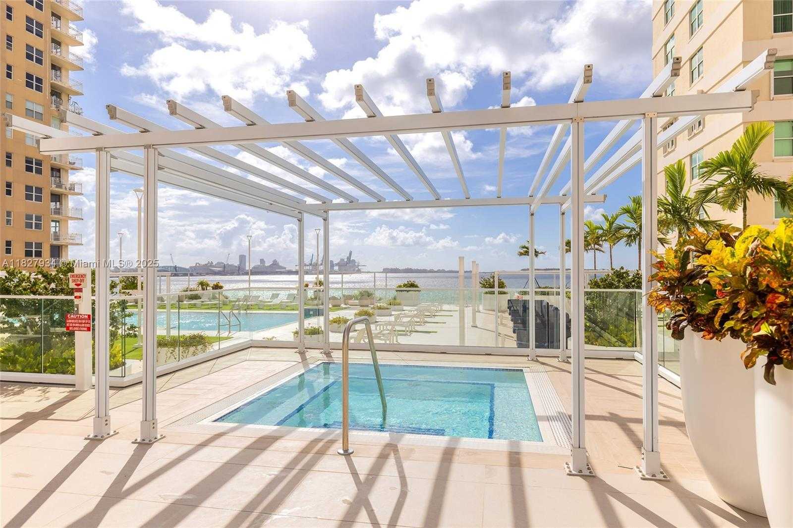 Small Image of 770 CLAUGHTON ISLAND DR #1210, Miami Number 31