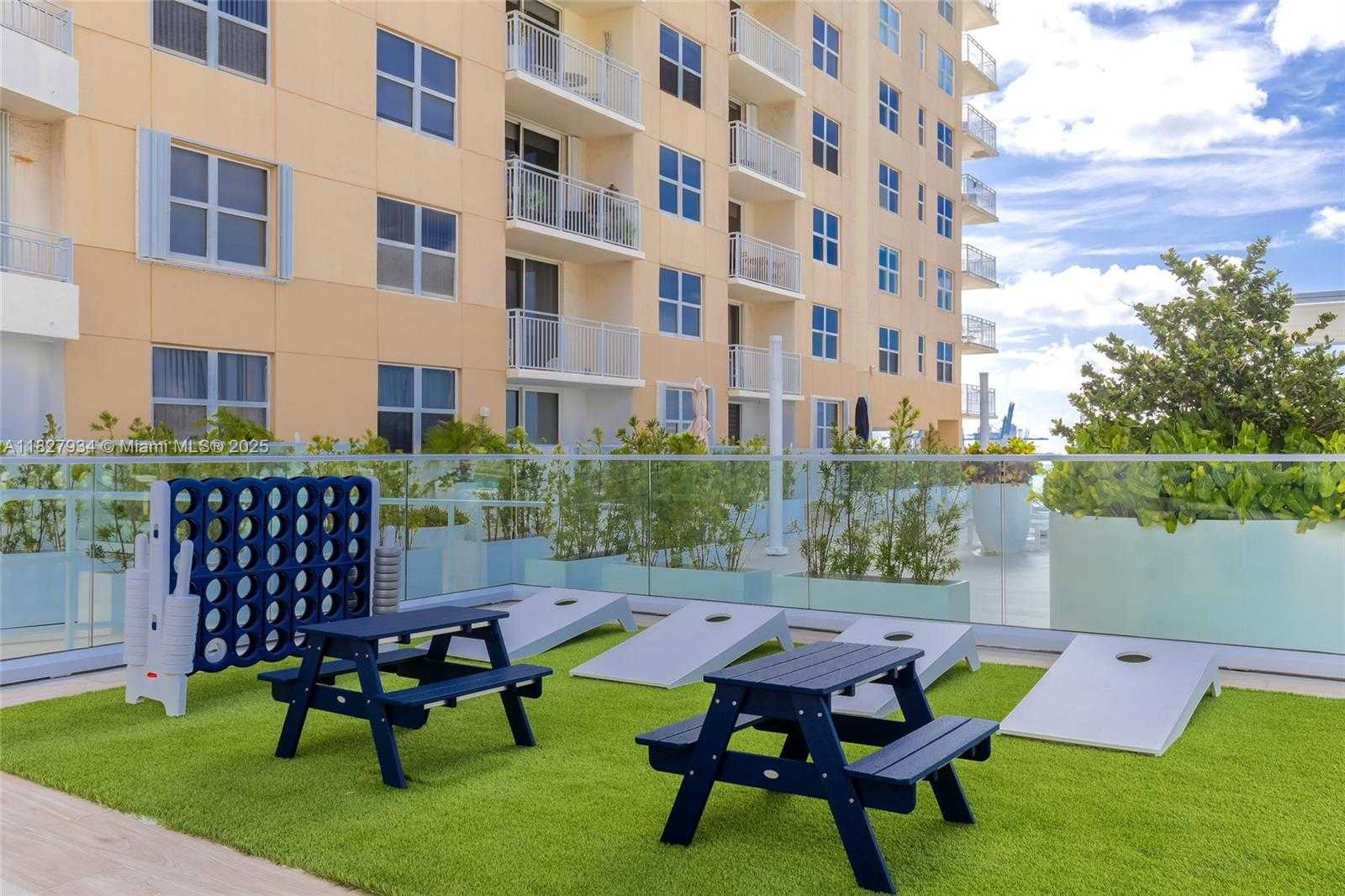 Small Image of 770 CLAUGHTON ISLAND DR #1210, Miami Number 32