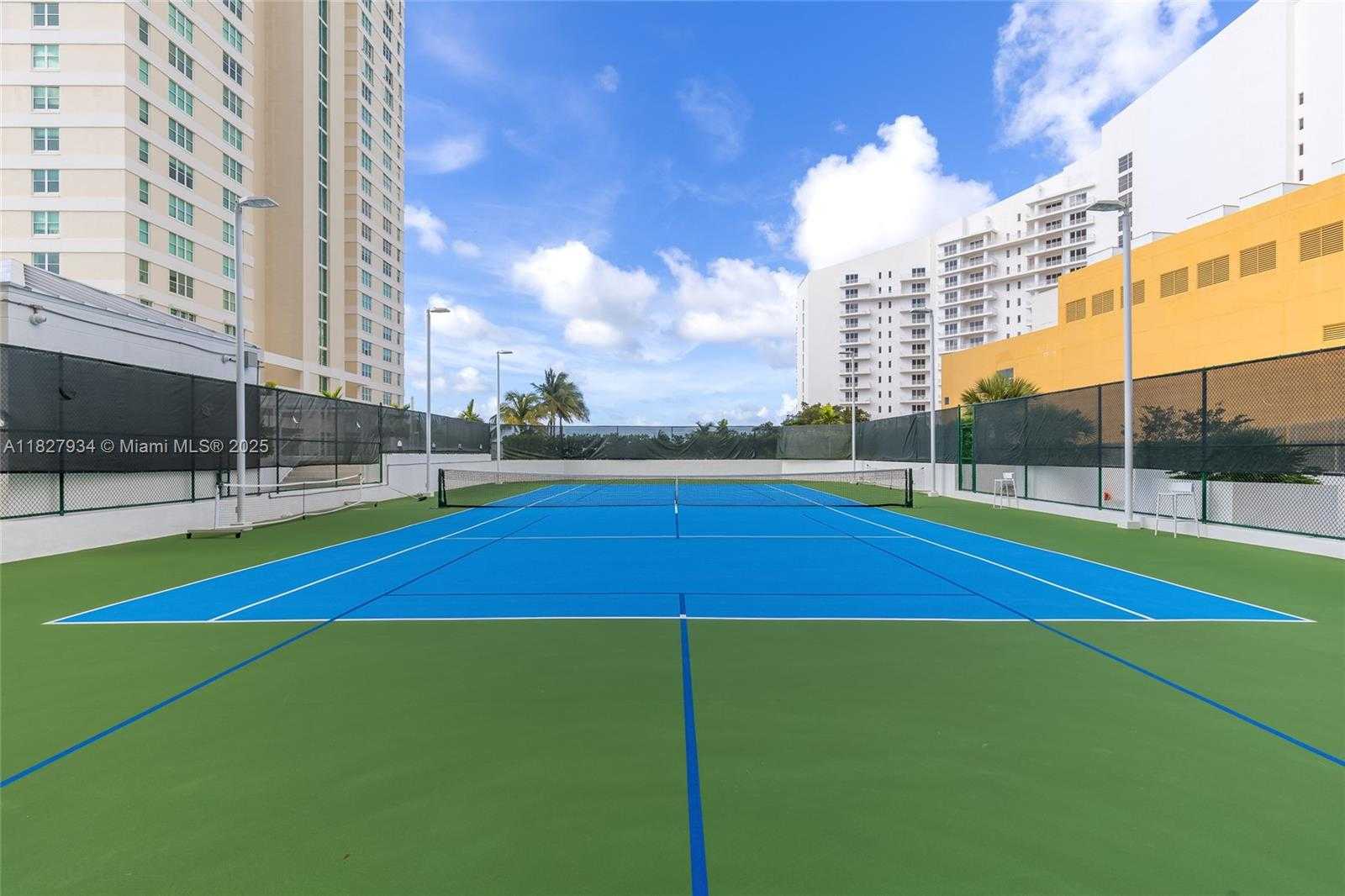 Small Image of 770 CLAUGHTON ISLAND DR #1210, Miami Number 33