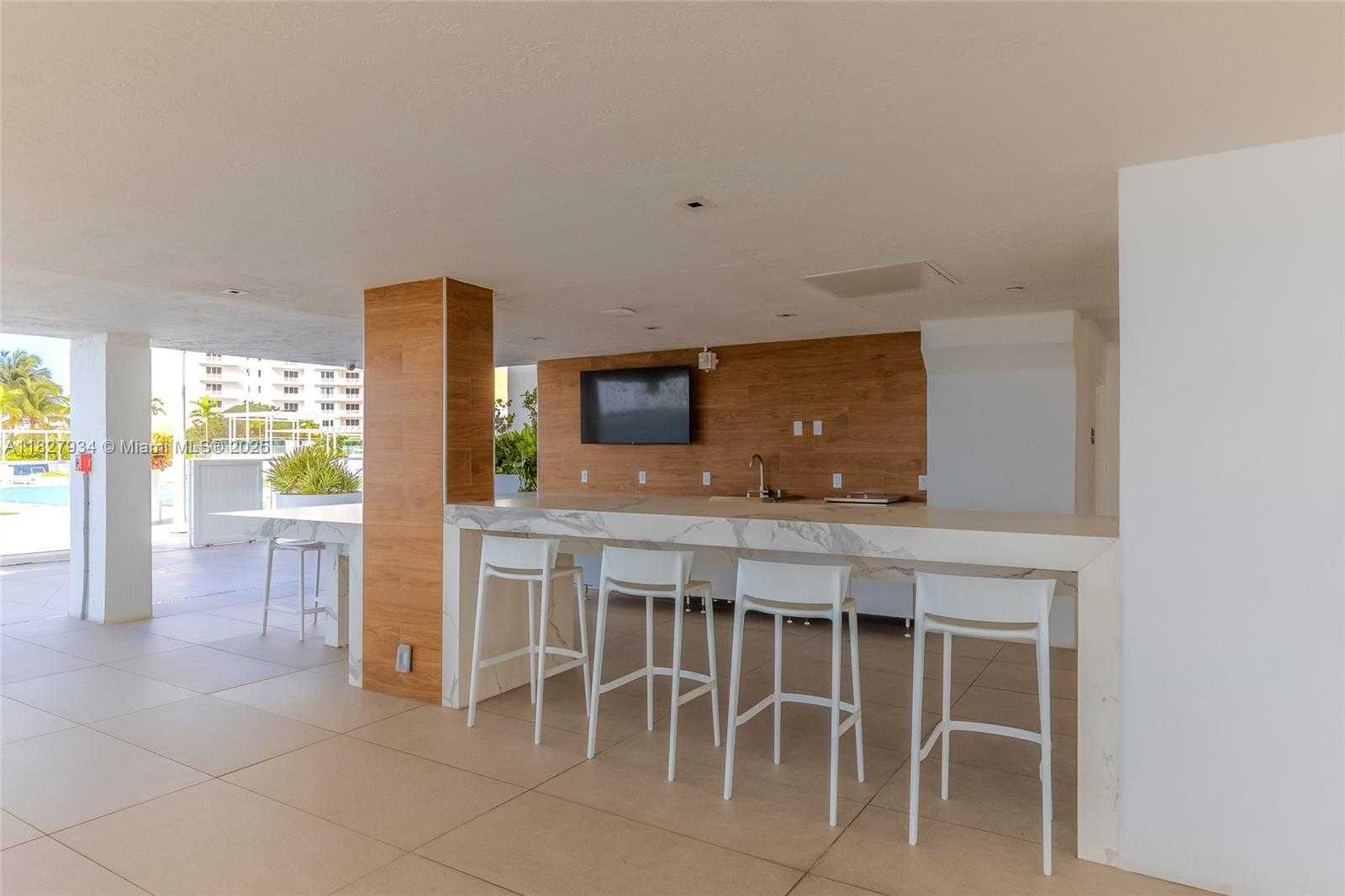 Small Image of 770 CLAUGHTON ISLAND DR #1210, Miami Number 35