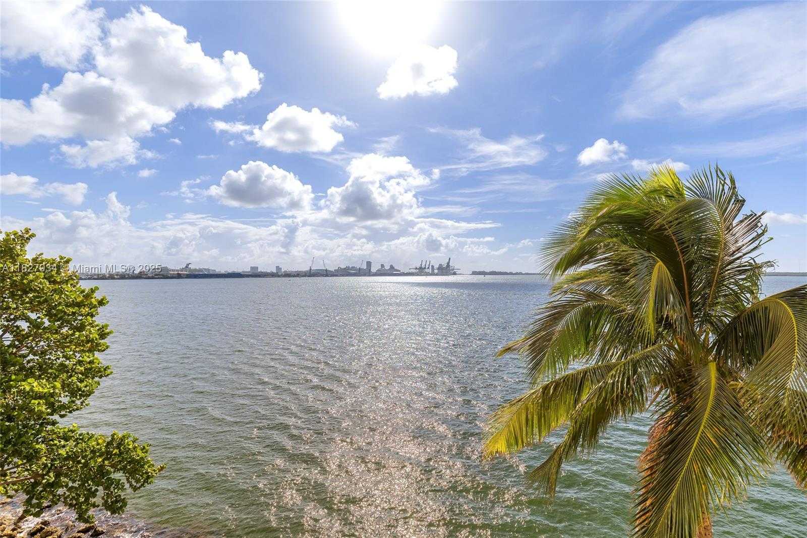 Small Image of 770 CLAUGHTON ISLAND DR #1210, Miami Number 37